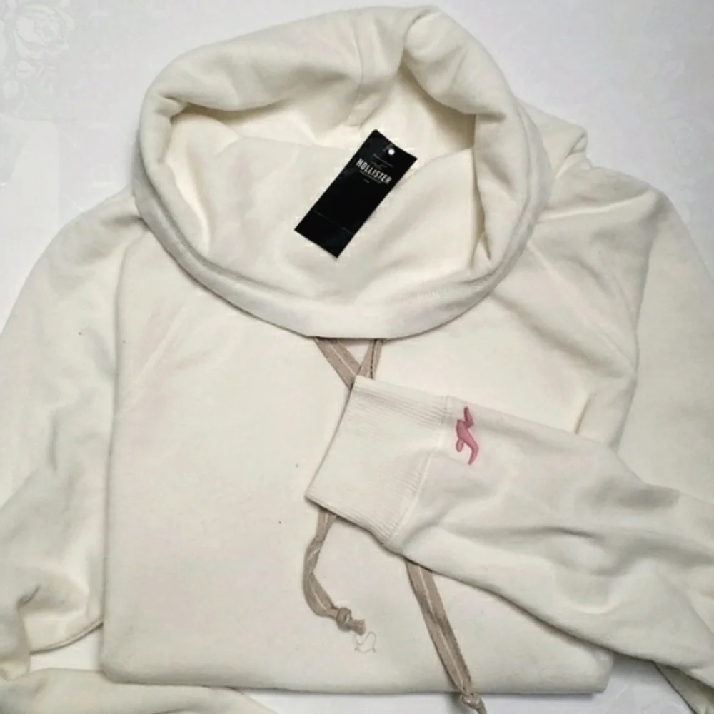 New Hollister Turtleneck Sweatshirt Size L